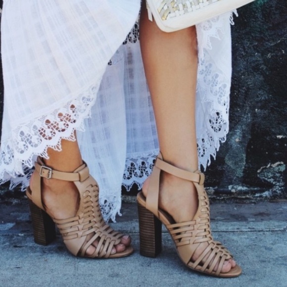 Steve Madden Shoes - EUC Steve Madden Sandrina Huarache nude sandals 8